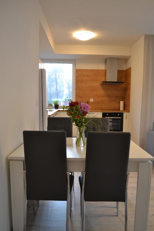 Elegant Escape Apartment II - City Centre Bratislava Buitenkant foto