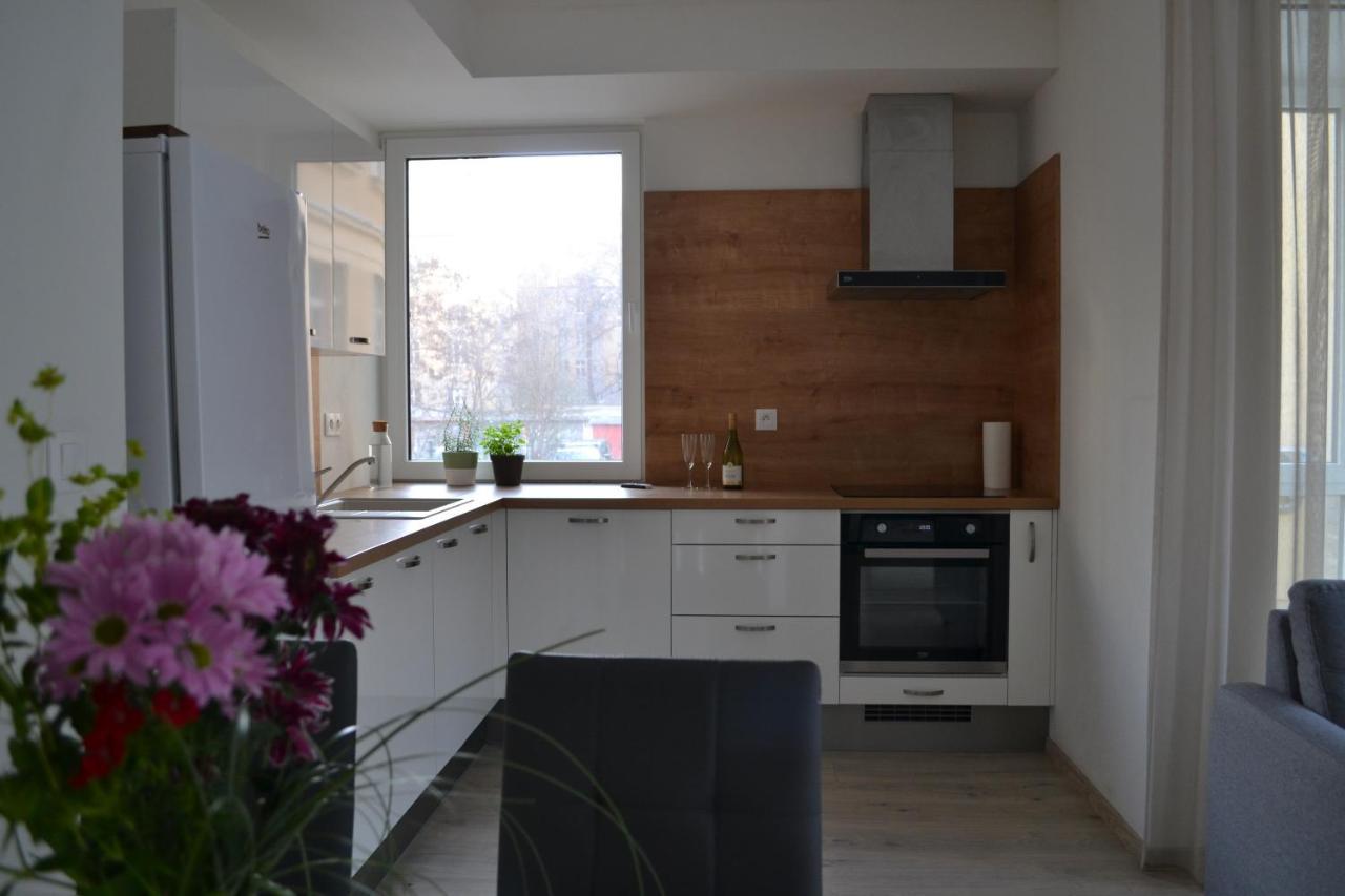 Elegant Escape Apartment II - City Centre Bratislava Buitenkant foto