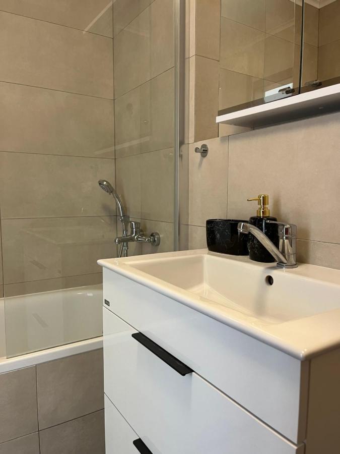 Elegant Escape Apartment II - City Centre Bratislava Buitenkant foto